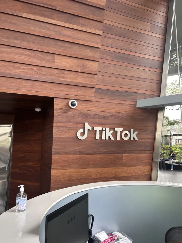 Recepção do escritório do TikTok